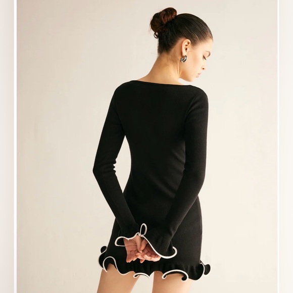 Commense Contrast Ruffle Slim Dress - Picture 2 of 8